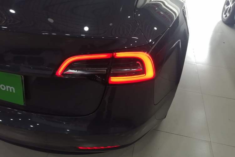 Used Tesla Model 3 2019 Standard Range Rear-Drive Upgraded Version Right Rear Taillight
