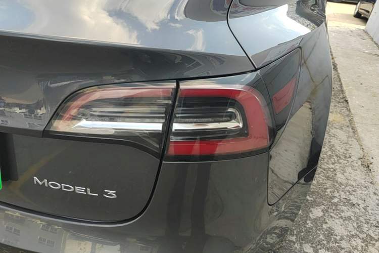 Used Tesla Model 3 2019 Standard Range Rear-Drive Upgraded Version Right Rear Taillight