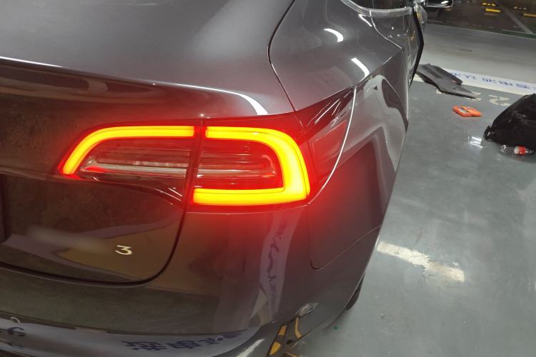 Used Tesla Model 3 2019 Standard Range Rear-Drive Upgraded Version Right Rear Taillight