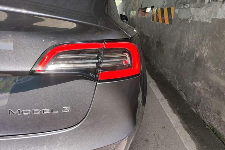 Used Tesla Model 3 2019 Standard Range Rear-Drive Upgraded Version Right Rear Taillight