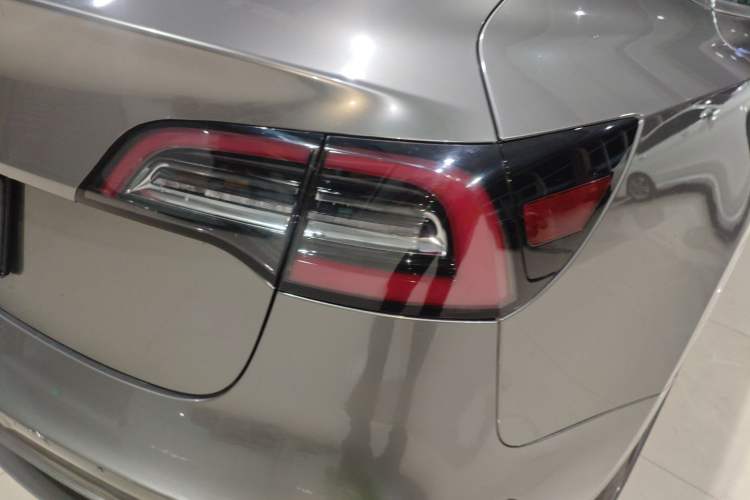Used Tesla Model 3 2019 Standard Range Rear-Drive Upgraded Version Right Rear Taillight