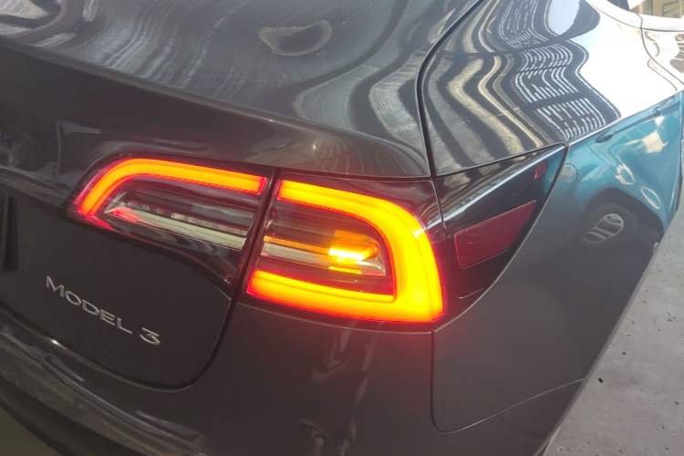 Used Tesla Model 3 2019 Standard Range Rear-Drive Upgraded Version Right Rear Taillight
