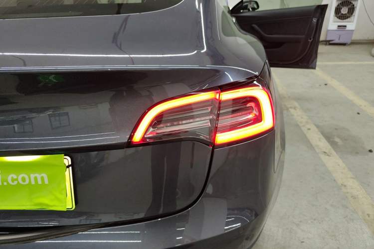 Used Tesla Model 3 2019 Long-Range Rear-Wheel-Drive Version Right Rear Taillight