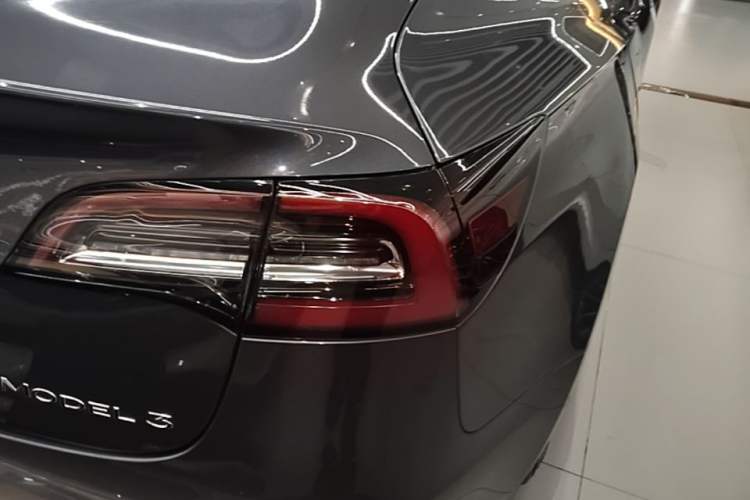 Used Tesla Model 3 2019 Standard Range Rear-Drive Upgraded Version Right Rear Taillight