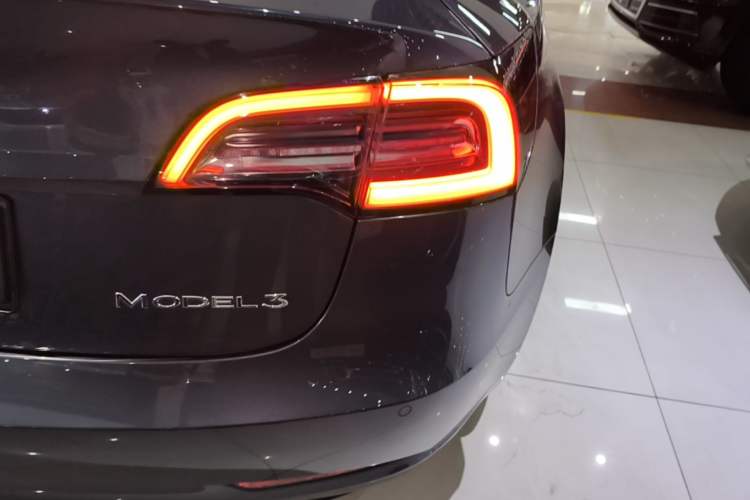Used Tesla Model 3 2019 Standard Range Rear-Drive Upgraded Version Right Rear Taillight
