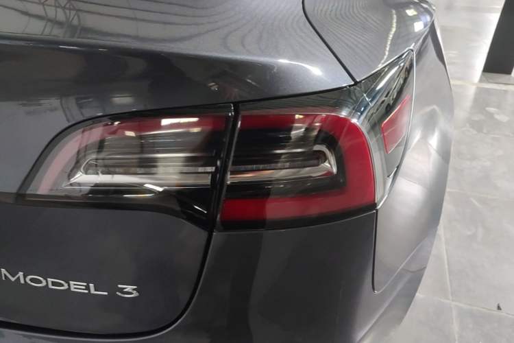 Used Tesla Model 3 2019 Standard Range Rear-Drive Upgraded Version Right Rear Taillight