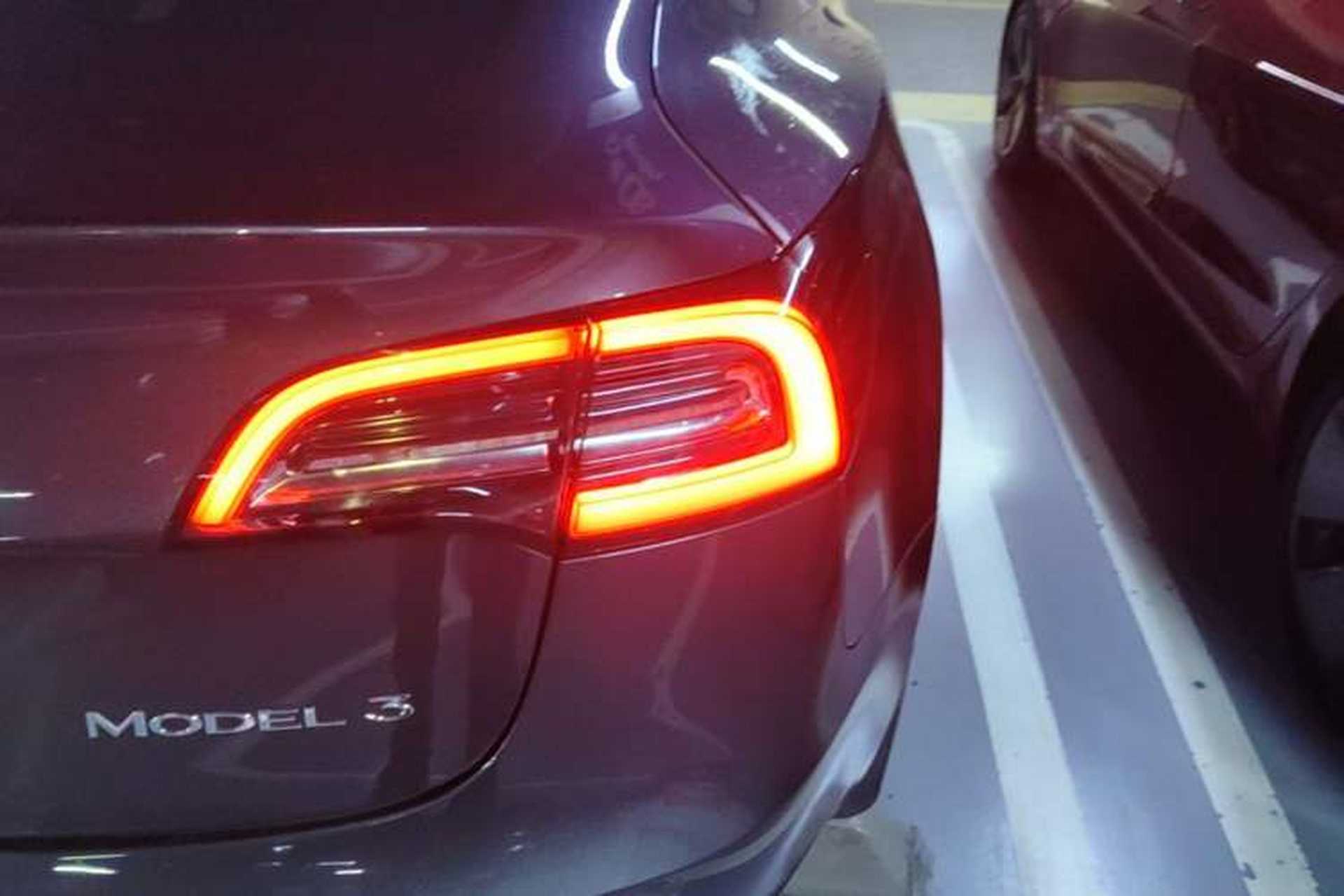 Used Tesla Model 3 2019 Standard Range Rear-Drive Upgraded Version Right Rear Taillight
