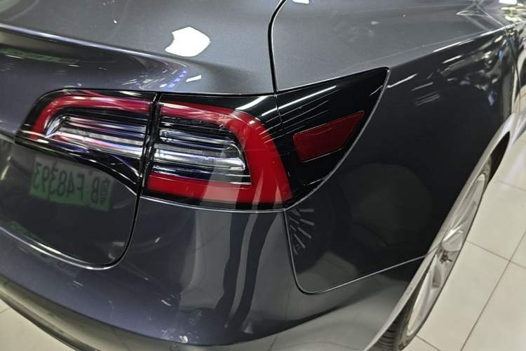Used Tesla Model 3 2019 Standard Range Rear-Drive Upgraded Version Right Rear Taillight