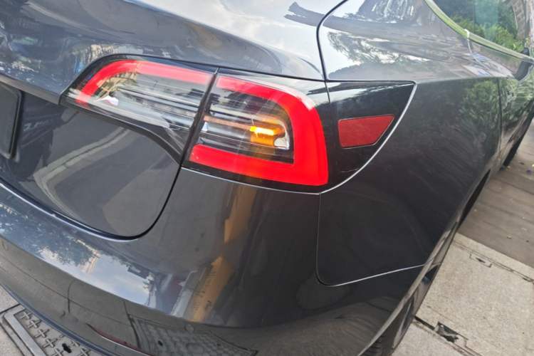 Used Tesla Model 3 2019 Standard Range Rear-Drive Upgraded Version Right Rear Taillight