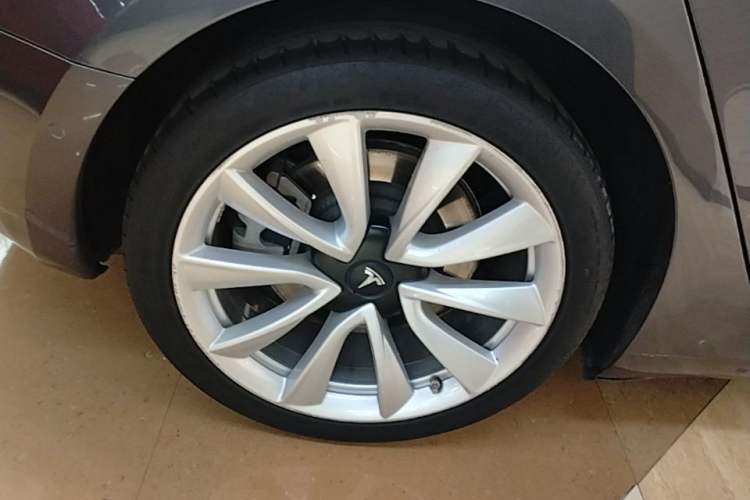 Used Tesla Model 3 2019 Standard Range Rear-Drive Upgraded Version Right Rear Wheel Hub