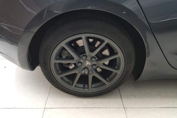 Used Tesla Model 3 2019 Long-Range Rear-Wheel-Drive Version Right Rear Wheel Hub