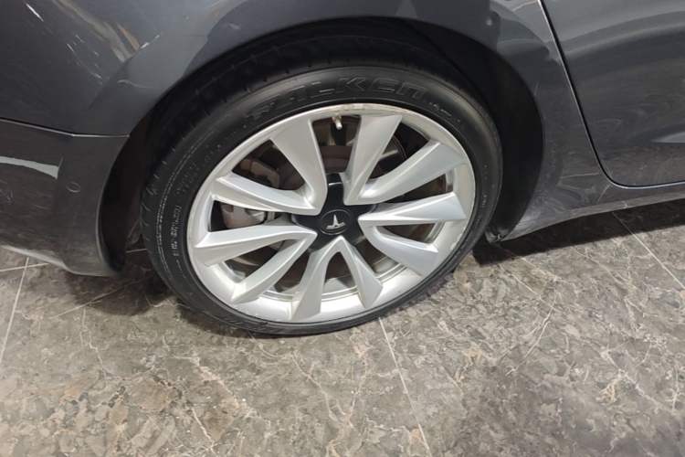 Used Tesla Model 3 2019 Standard Range Rear-Drive Upgraded Version Right Rear Wheel Hub