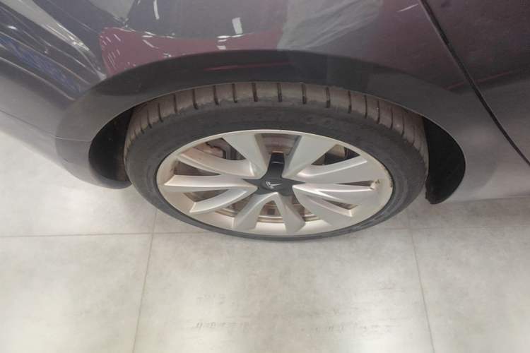 Used Tesla Model 3 2019 Standard Range Rear-Drive Upgraded Version Right Rear Wheel Hub