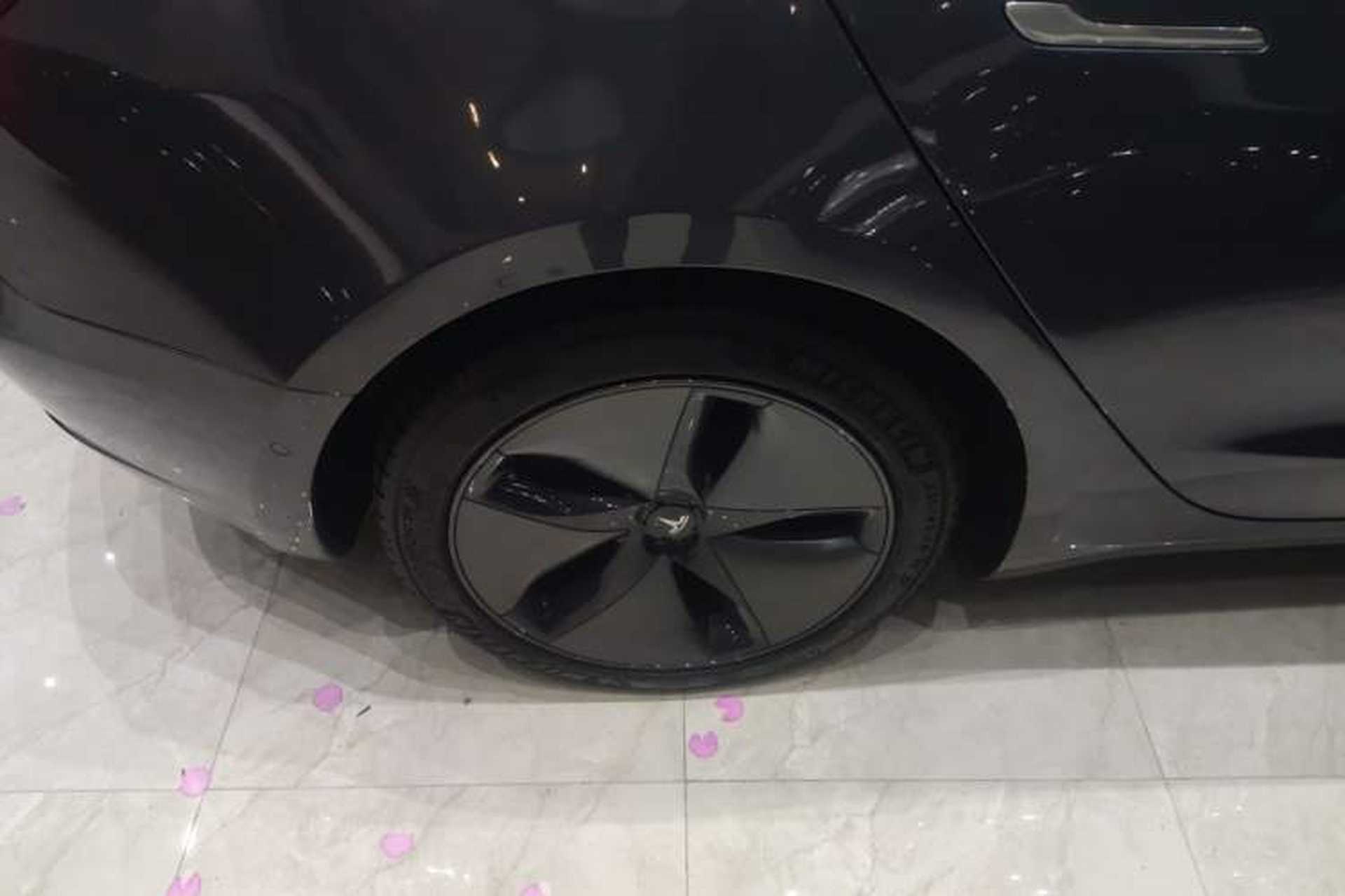 Used Tesla Model 3 2019 Long-Range All-Wheel-Drive Version Right Rear Wheel Hub