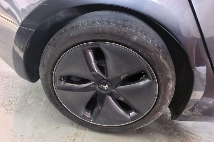 Used Tesla Model 3 2019 Long-Range Rear-Wheel-Drive Version Right Rear Wheel Hub