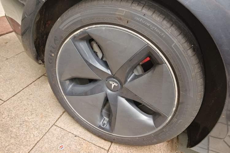 Used Tesla Model 3 2019 Long-Range Rear-Wheel-Drive Version Right Rear Wheel Hub