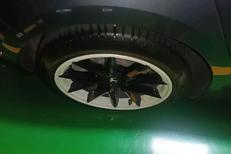 Used Tesla Model 3 2019 Standard Range Rear-Drive Upgraded Version Right Rear Wheel Hub