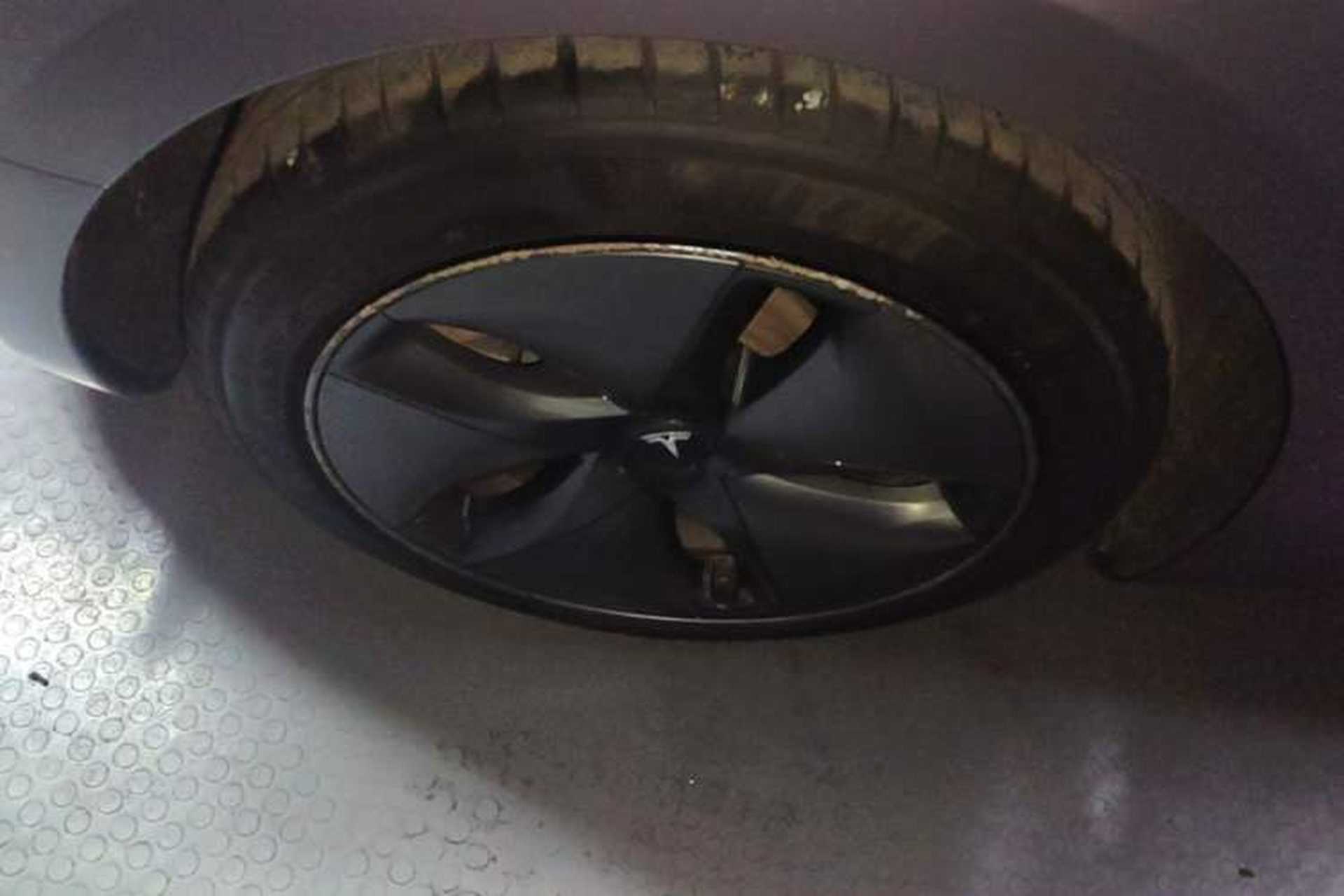 Used Tesla Model 3 2019 Long-Range Rear-Wheel-Drive Version Right Rear Wheel Hub