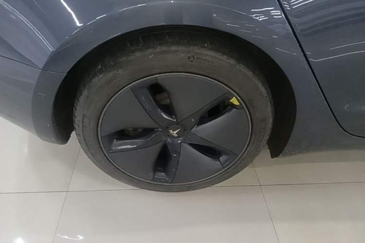 Used Tesla Model 3 2019 Standard Range Rear-Drive Upgraded Version Right Rear Wheel Hub