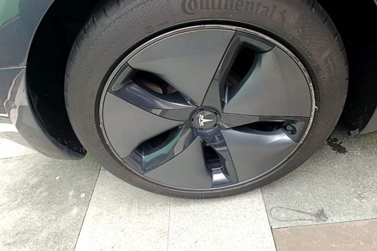 Used Tesla Model 3 2019 Long-Range Rear-Wheel-Drive Version Right Rear Wheel Hub