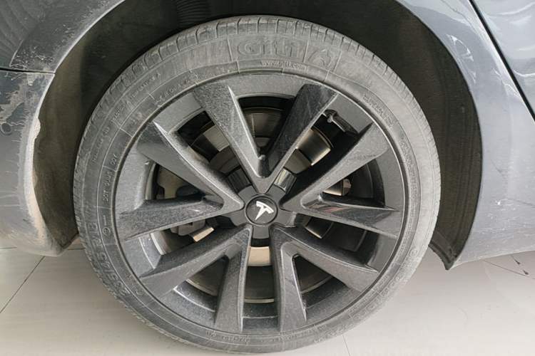 Used Tesla Model 3 2019 Standard Range Rear-Drive Upgraded Version Right Rear Wheel Hub