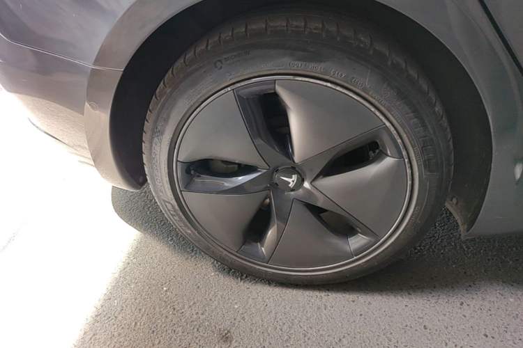 Used Tesla Model 3 2019 Standard Range Rear-Drive Upgraded Version Right Rear Wheel Hub