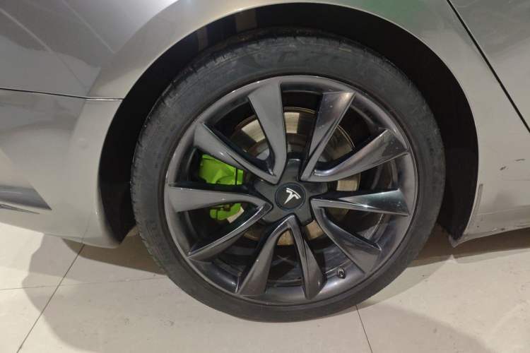 Used Tesla Model 3 2019 Standard Range Rear-Drive Upgraded Version Right Rear Wheel Hub