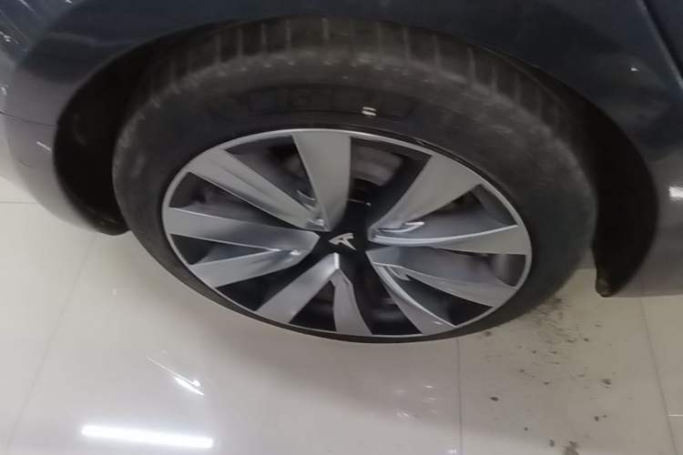 Used Tesla Model 3 2019 Standard Range Rear-Drive Upgraded Version Right Rear Wheel Hub