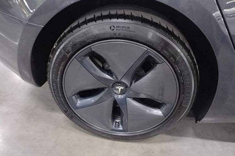Used Tesla Model 3 2019 Standard Range Rear-Drive Upgraded Version Right Rear Wheel Hub