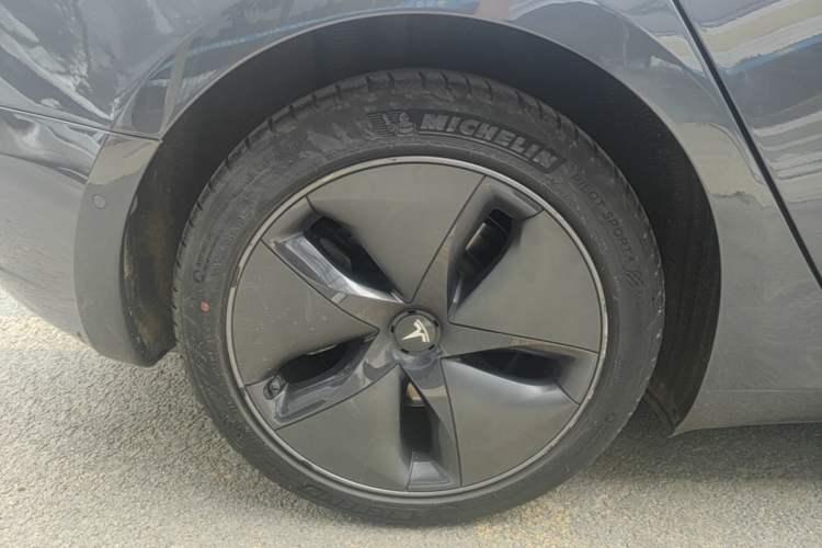 Used Tesla Model 3 2019 Standard Range Rear-Drive Upgraded Version Right Rear Wheel Hub