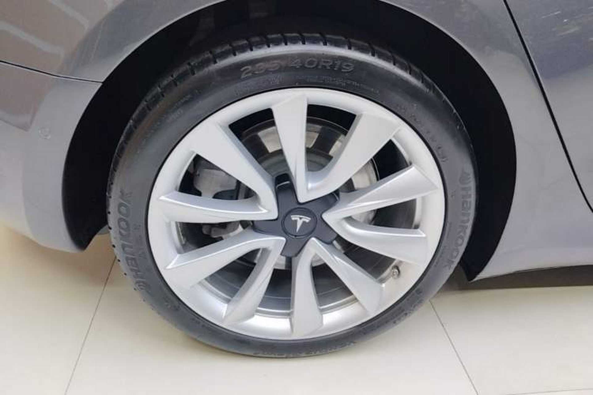 Used Tesla Model 3 2019 Standard Range Rear-Drive Upgraded Version Right Rear Wheel Hub