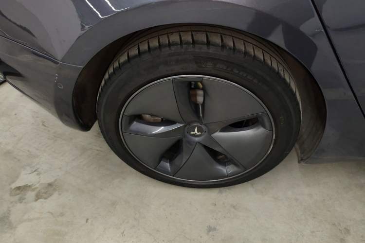 Used Tesla Model 3 2019 Long-Range Rear-Wheel-Drive Version Right Rear Wheel Hub