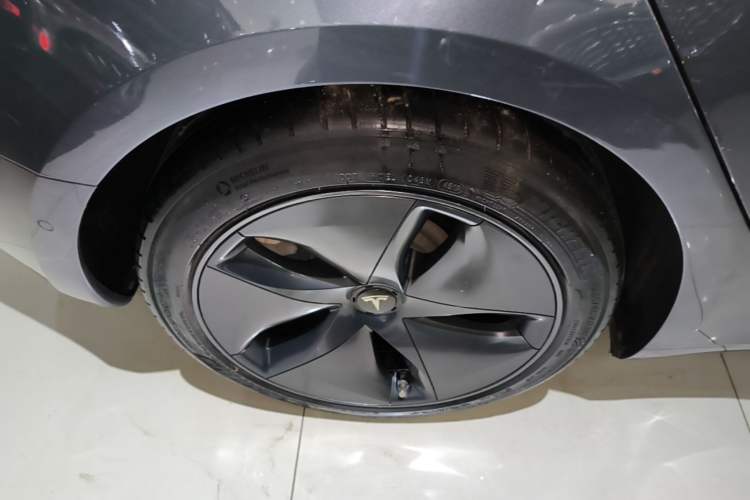Used Tesla Model 3 2019 Standard Range Rear-Drive Upgraded Version Right Rear Wheel Hub