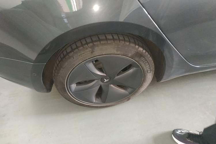 Used Tesla Model 3 2019 Long-Range Rear-Wheel-Drive Version Right Rear Wheel Hub
