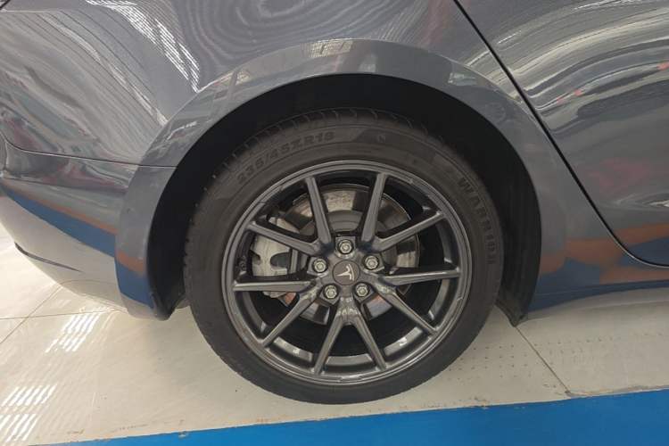 Used Tesla Model 3 2019 Standard Range Rear-Drive Upgraded Version Right Rear Wheel Hub
