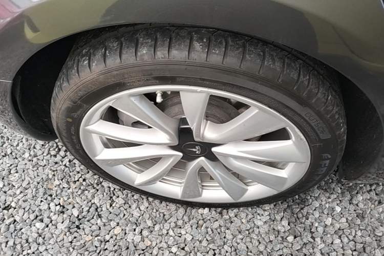 Used Tesla Model 3 2019 Standard Range Rear-Drive Upgraded Version Right Rear Wheel Hub