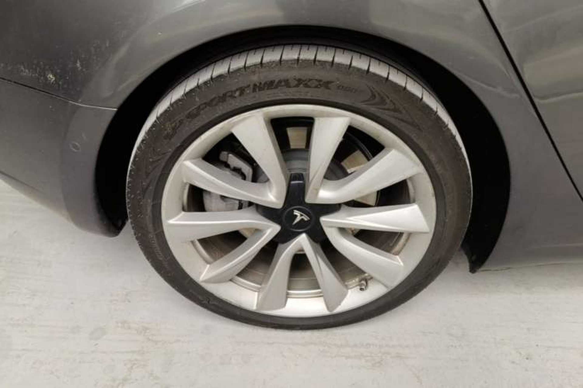 Used Tesla Model 3 2019 Standard Range Rear-Drive Upgraded Version Right Rear Wheel Hub