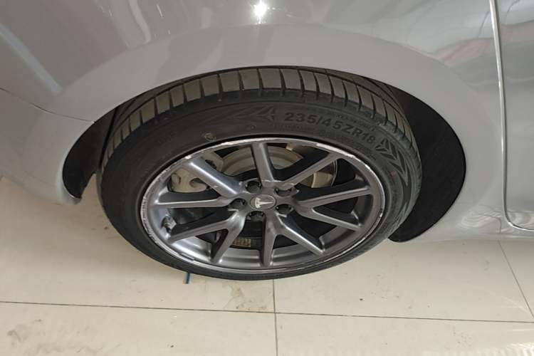 Used Tesla Model 3 2019 Standard Range Rear-Drive Upgraded Version Right Rear Wheel Hub