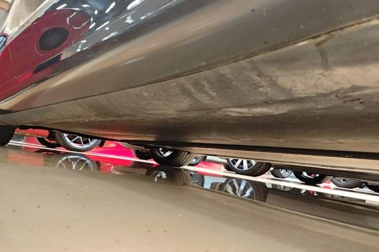 Used Tesla Model 3 2019 Standard Range Rear-Drive Upgraded Version Right Side Sill