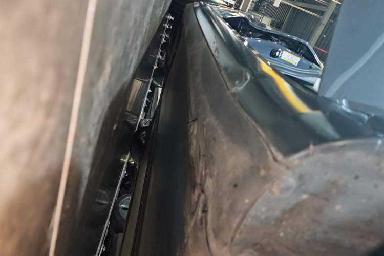 Used Tesla Model 3 2019 Standard Range Rear-Drive Upgraded Version Right Side Sill
