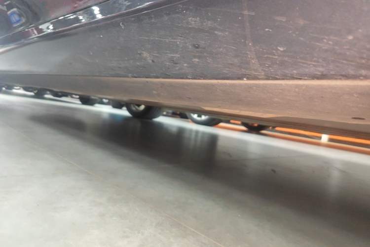 Used Tesla Model 3 2019 Standard Range Rear-Drive Upgraded Version Right Side Sill