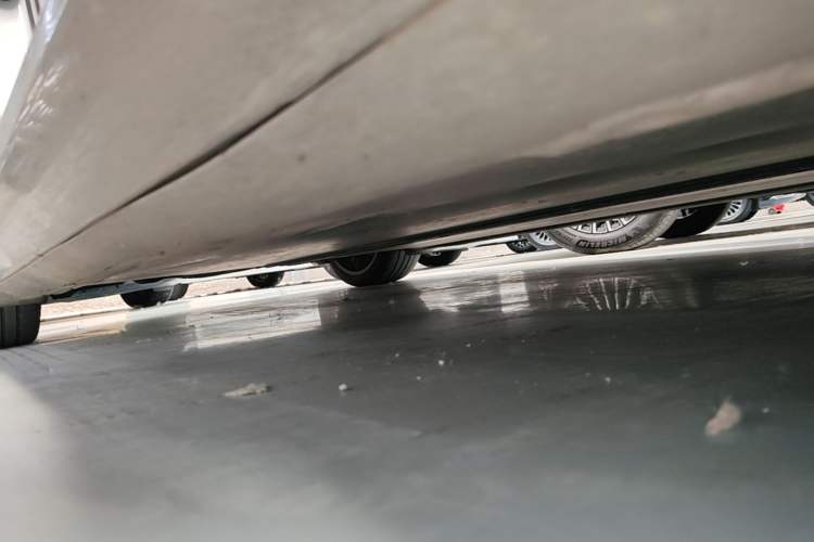 Used Tesla Model 3 2019 Standard Range Rear-Drive Upgraded Version Right Side Sill