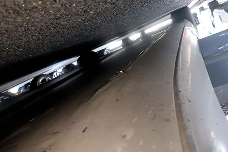 Used Tesla Model 3 2019 Standard Range Rear-Drive Upgraded Version Right Side Sill