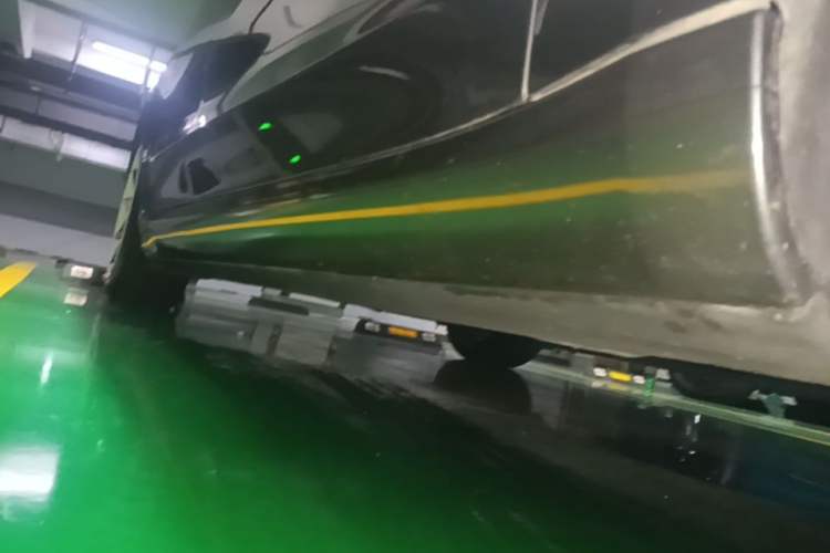 Used Tesla Model 3 2019 Standard Range Rear-Drive Upgraded Version Right Side Sill