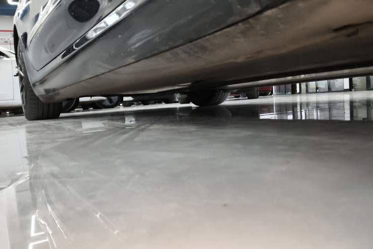 Used Tesla Model 3 2019 Long-Range Rear-Wheel-Drive Version Right Side Sill