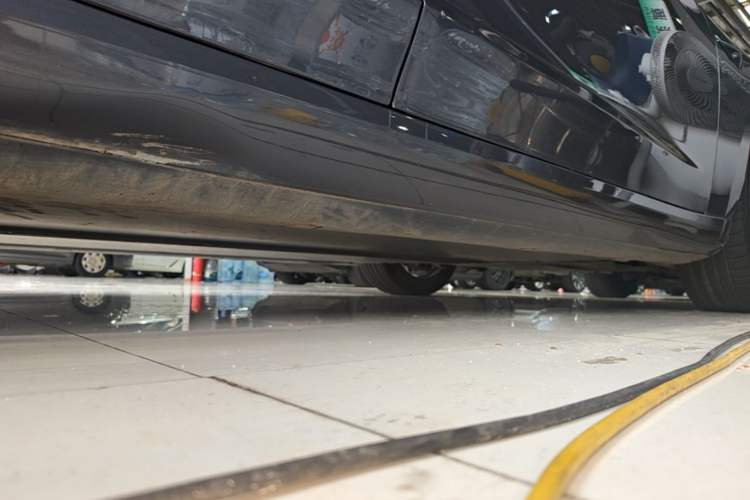 Used Tesla Model 3 2019 Standard Range Rear-Drive Upgraded Version Right Side Sill