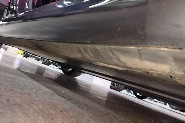 Used Tesla Model 3 2019 Standard Range Rear-Drive Upgraded Version Right Side Sill