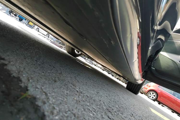 Used Tesla Model 3 2019 Standard Range Rear-Drive Upgraded Version Right Side Sill