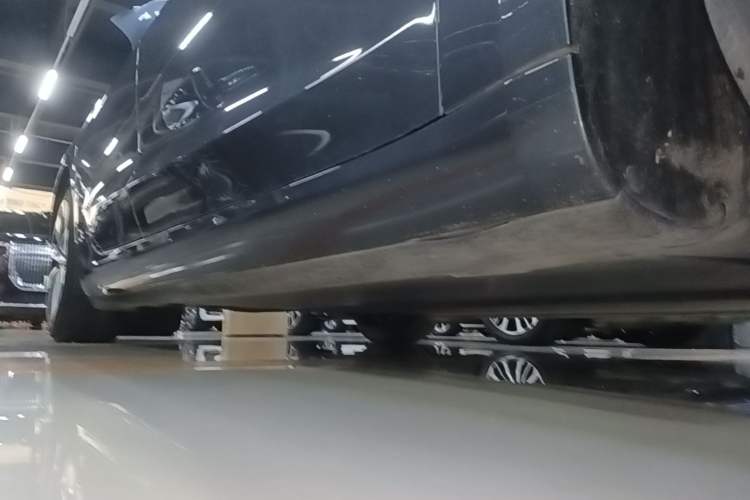 Used Tesla Model 3 2019 Standard Range Rear-Drive Upgraded Version Right Side Sill