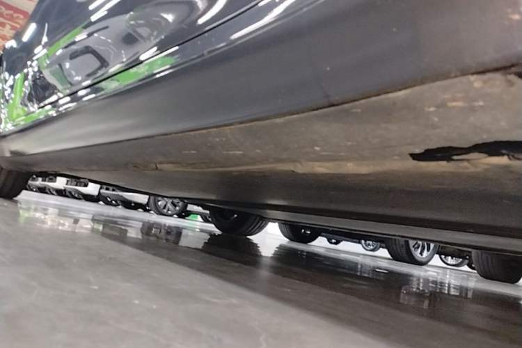 Used Tesla Model 3 2019 Standard Range Rear-Drive Upgraded Version Right Side Sill